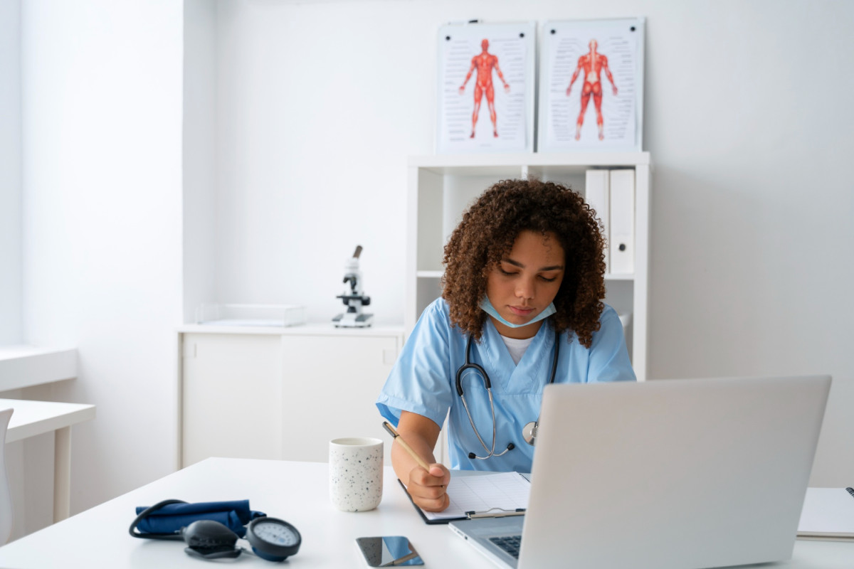 O colapso silencioso da formação médica no Brasil