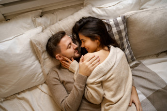 dormir_na_mesma_cama_pode_melhorar_o_relacionamento_mas_nao_funciona_para_todo_casal (1).jpg