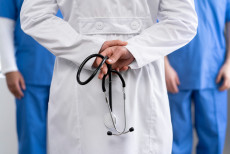 estamos_formando_medicos_ou_treinando_candidatos_para_provas (1).jpg