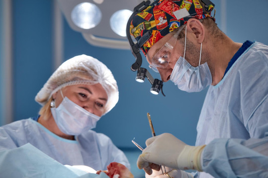 cirurgia_na_base_do_cranio_o_que_mudou_e_por_que_hoje_e_muito_mais_segura.jpg