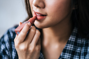 seus_labios_racham_no_inverno_veja_o_que_realmente_causa_e_como_evitar.jpg