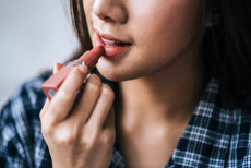 seus_labios_racham_no_inverno_veja_o_que_realmente_causa_e_como_evitar (1).jpg