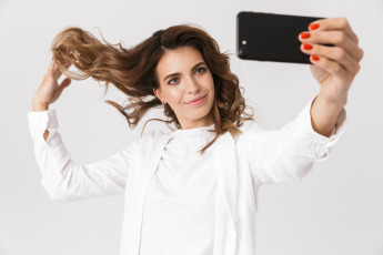 queda_de_cabelo_marketing_nas_redes_pode_levar_a_tratamentos_perigosos_alerta_tricologista.jpg