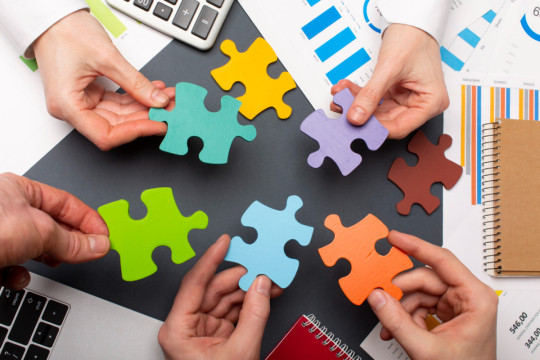 equipe_multidisciplinar_melhora_diagnostico_precoce_e_adesao_em_esclerose_multipla_e_cance.jpg